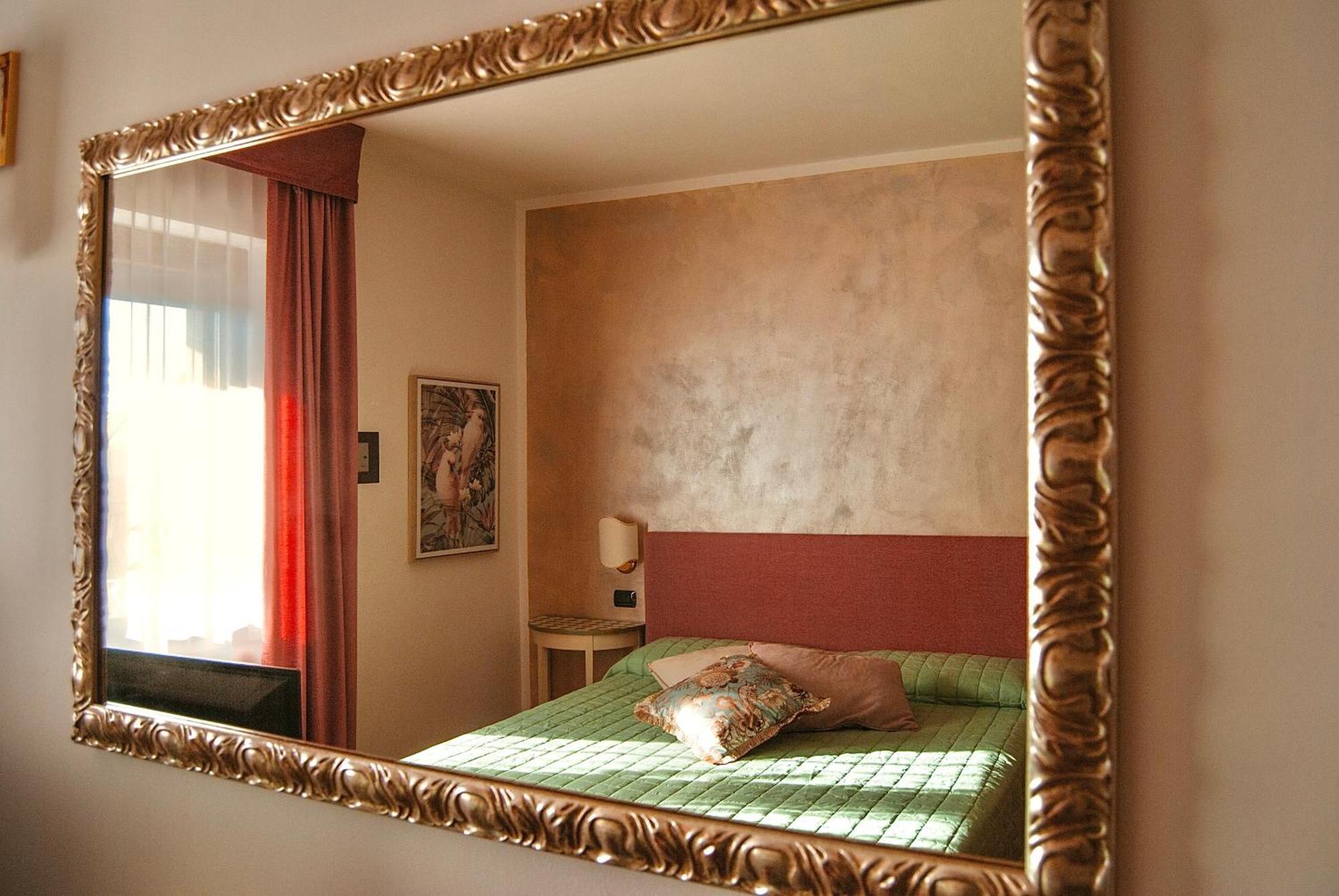 Welcome Traveller Frida'S Rooms Каприно-Веронезе Экстерьер фото