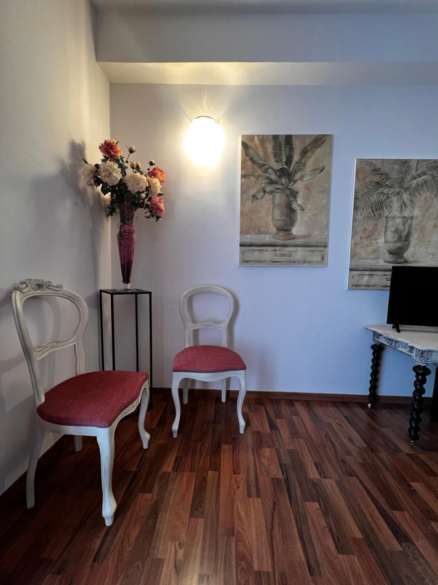 Welcome Traveller Frida'S Rooms Каприно-Веронезе Экстерьер фото