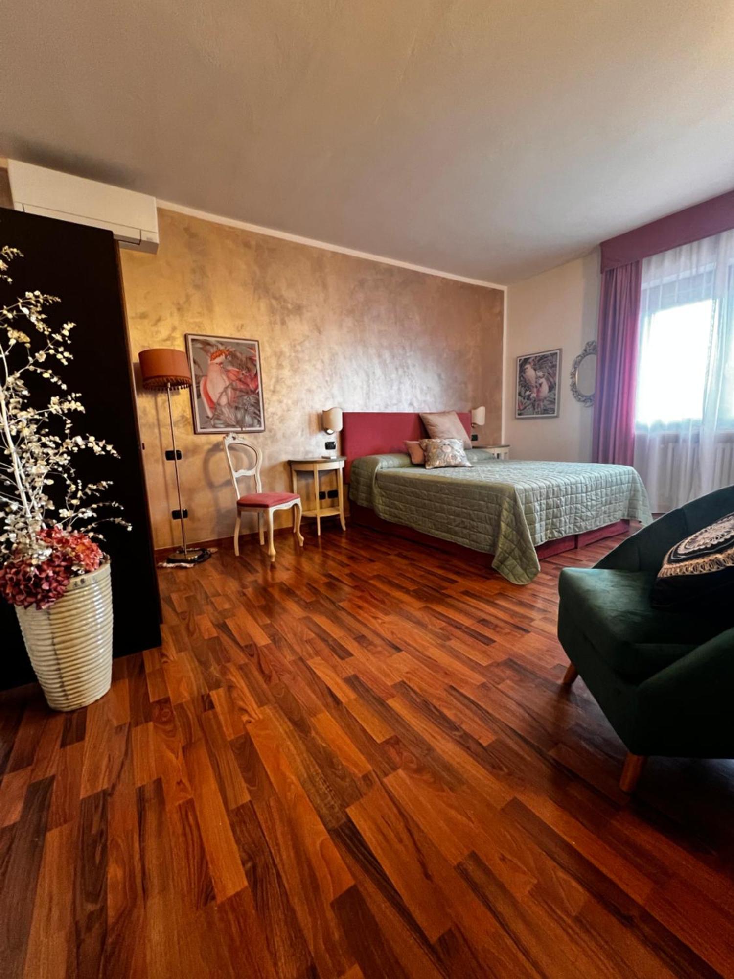 Welcome Traveller Frida'S Rooms Каприно-Веронезе Экстерьер фото